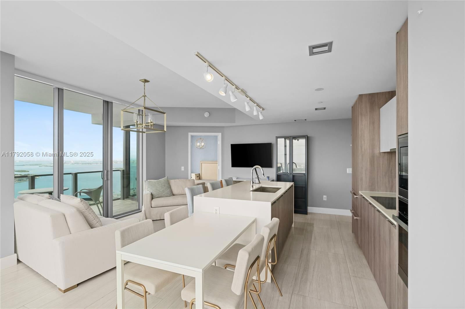 Real estate property located at 2900 7th Ave #3901, Miami-dade, Biscayne Beach Condo, Miami, FL