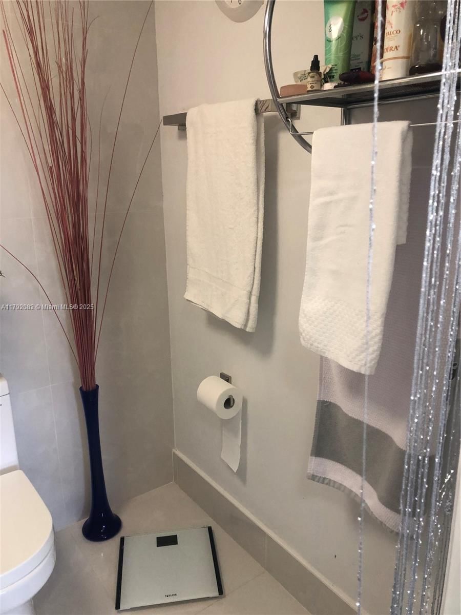 Real estate property located at 1101 Bahama Bnd B2, Broward, Bahama Village Condo, Coconut Creek, FL