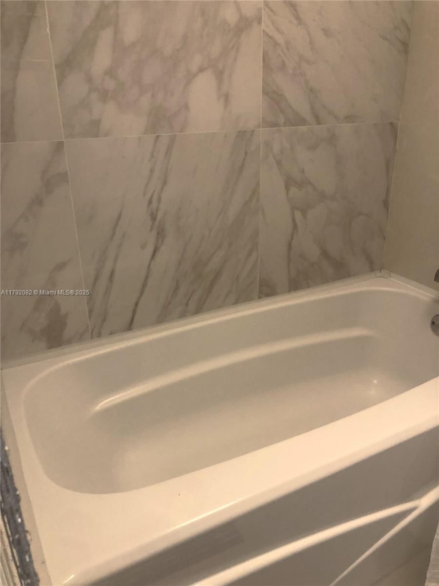 Real estate property located at 1101 Bahama Bnd B2, Broward, Bahama Village Condo, Coconut Creek, FL