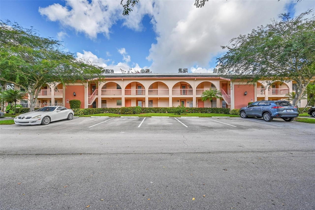 Real estate property located at 1101 Bahama Bnd B2, Broward, Bahama Village Condo, Coconut Creek, FL