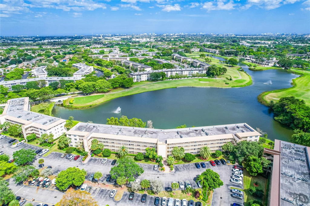 Real estate property located at 1101 Bahama Bnd B2, Broward, Bahama Village Condo, Coconut Creek, FL