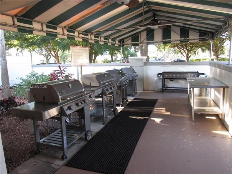 Real estate property located at 1101 Bahama Bnd B2, Broward, Bahama Village Condo, Coconut Creek, FL