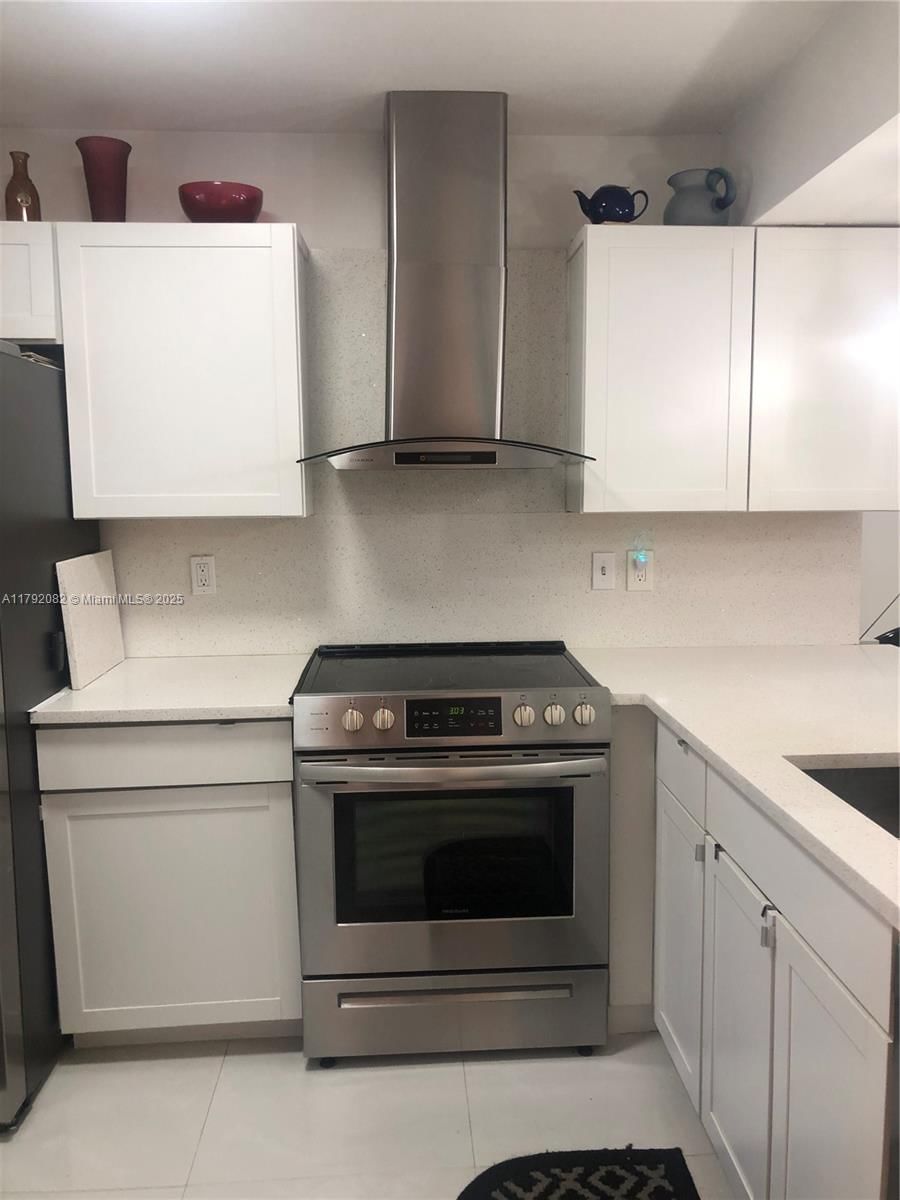 Real estate property located at 1101 Bahama Bnd B2, Broward, Bahama Village Condo, Coconut Creek, FL