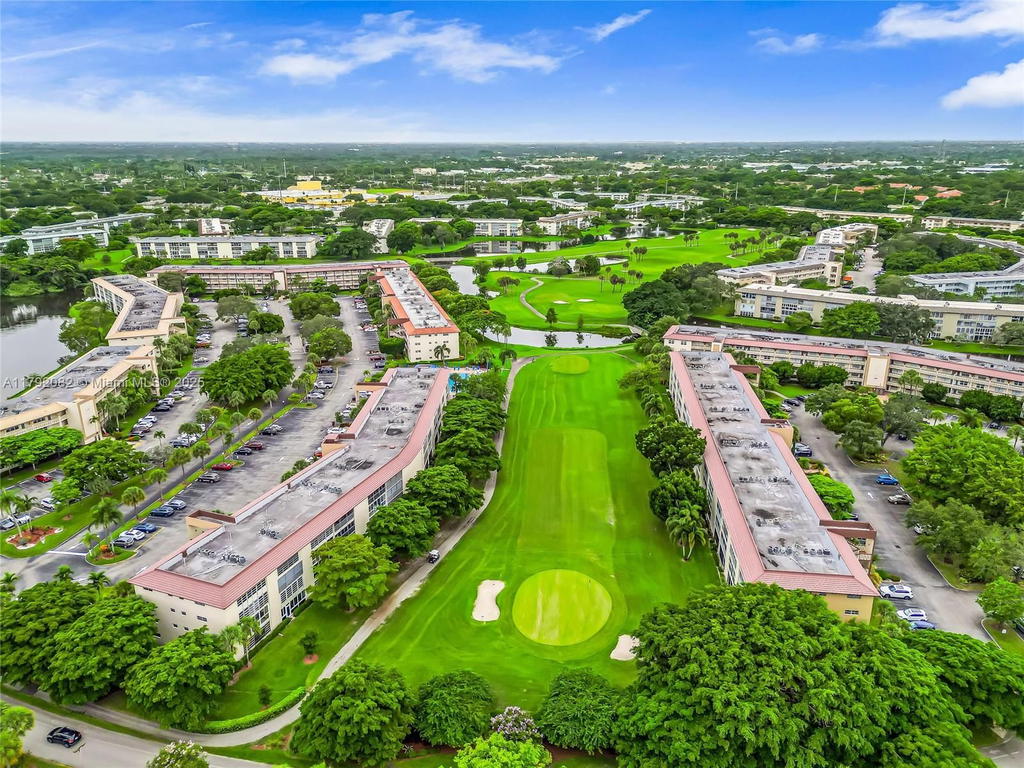 Real estate property located at 1101 Bahama Bnd B2, Broward, Bahama Village Condo, Coconut Creek, FL