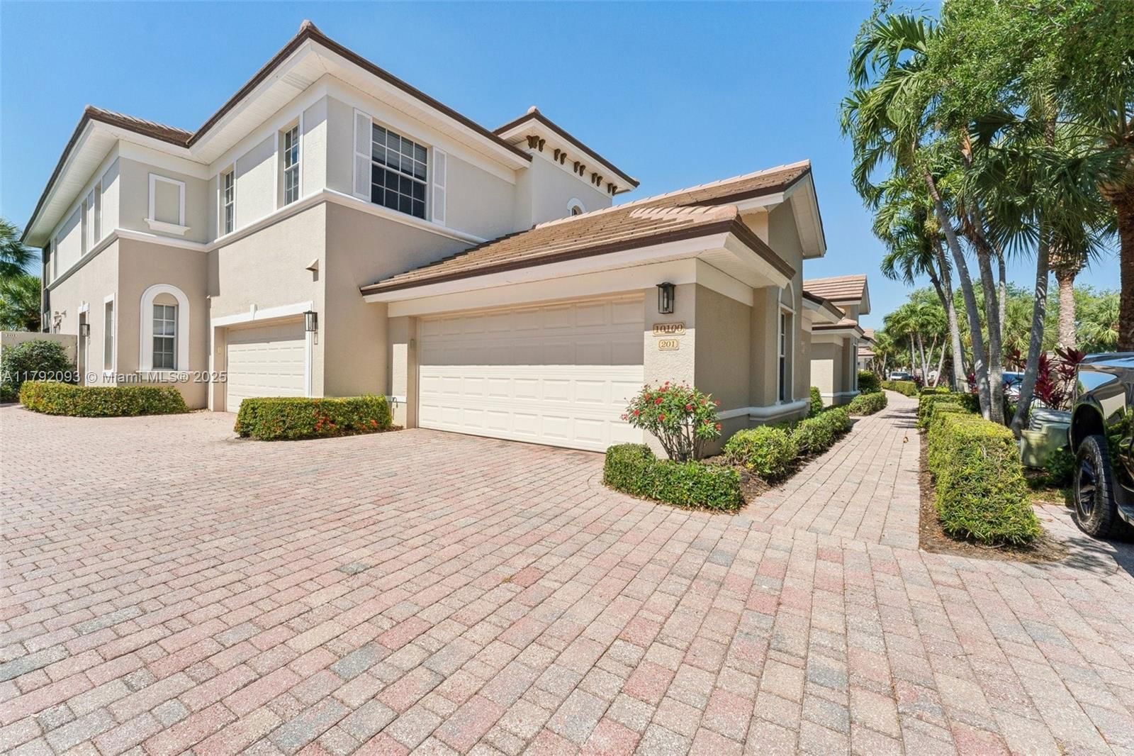 Real estate property located at 10100 Valiant Ct #201, Lee, Valencia, Other City - In The State Of Florida, FL