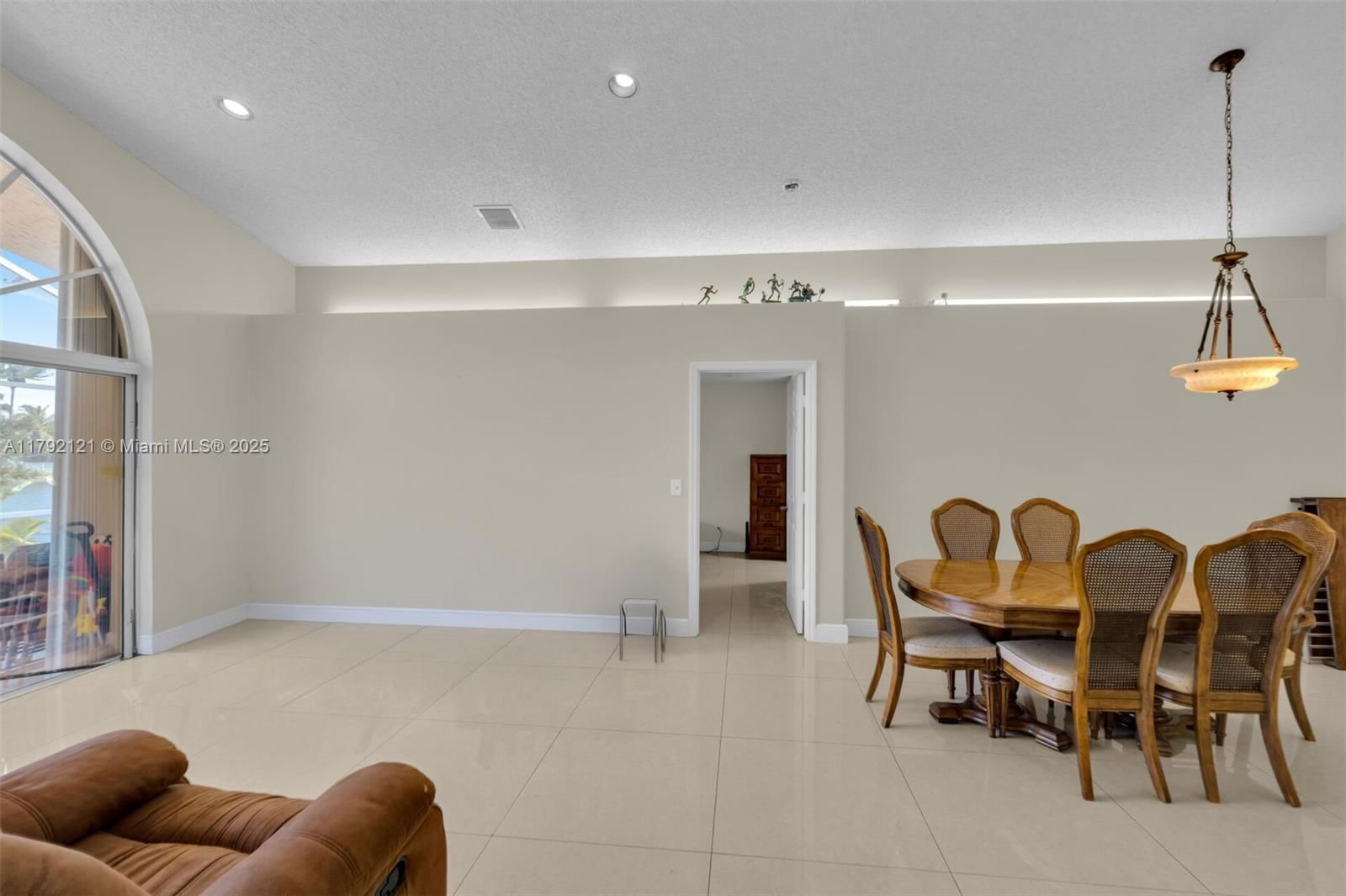 Real estate property located at 18271 27th St, Broward, Silver Lakes Phase Iii, Miramar, FL
