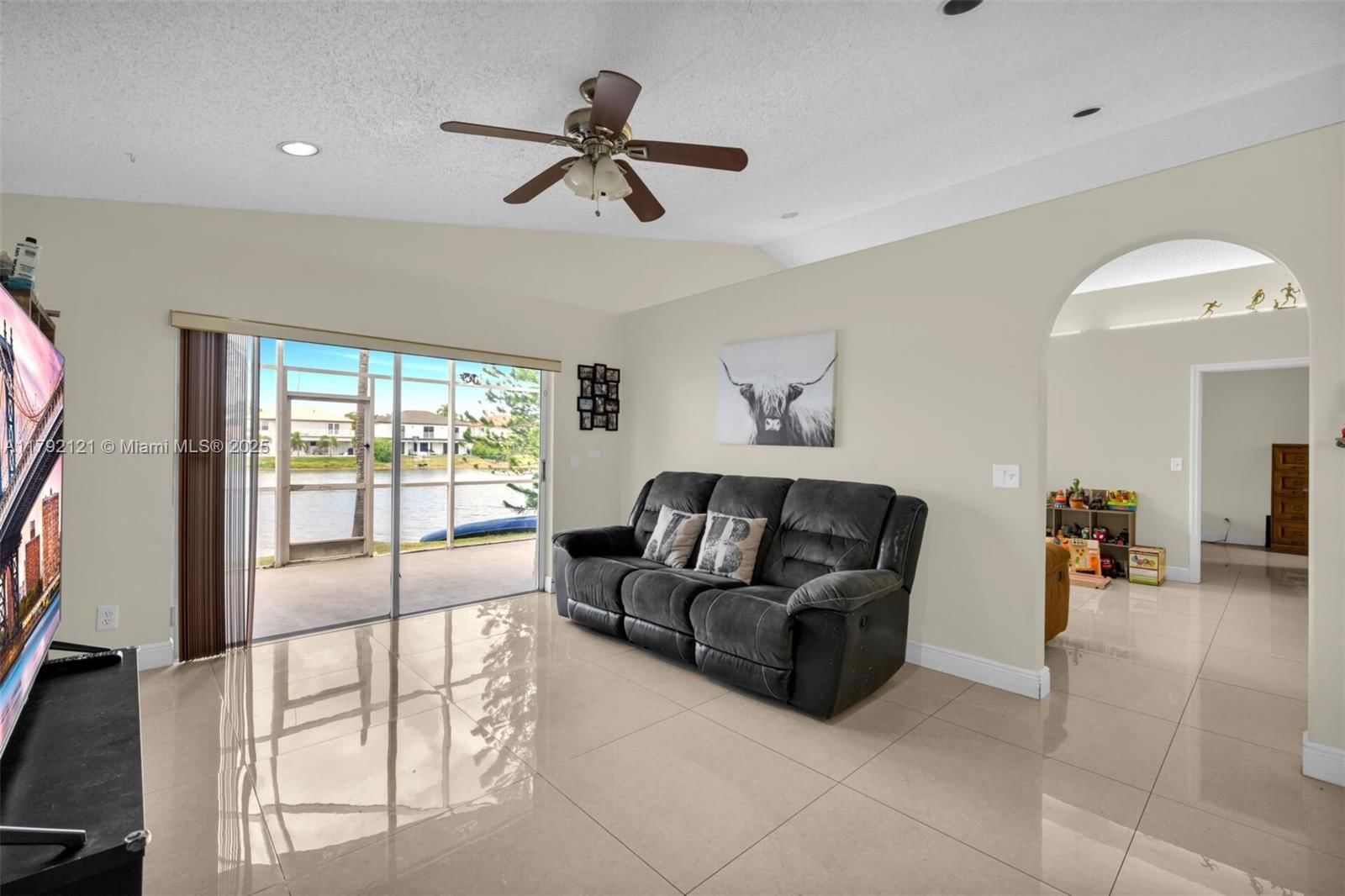 Real estate property located at 18271 27th St, Broward, Silver Lakes Phase Iii, Miramar, FL