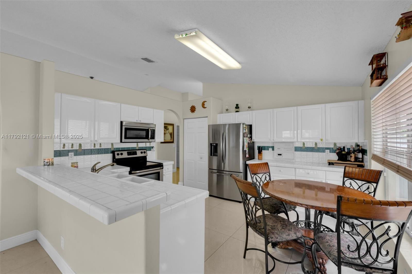 Real estate property located at 18271 27th St, Broward, Silver Lakes Phase Iii, Miramar, FL