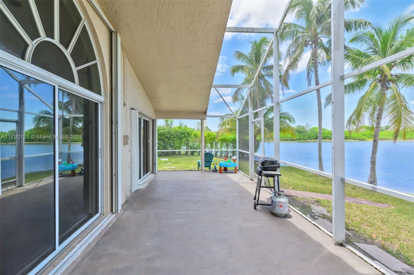 Real estate property located at 18271 27th St, Broward, Silver Lakes Phase Iii, Miramar, FL
