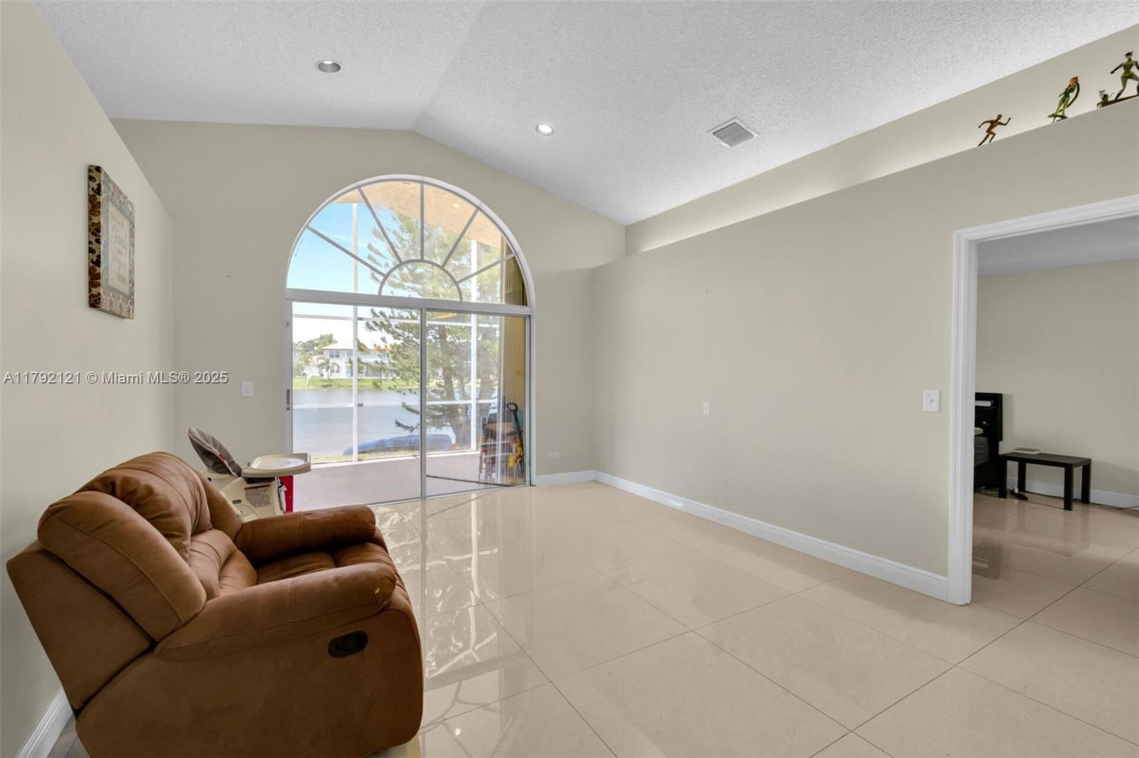 Real estate property located at 18271 27th St, Broward, Silver Lakes Phase Iii, Miramar, FL