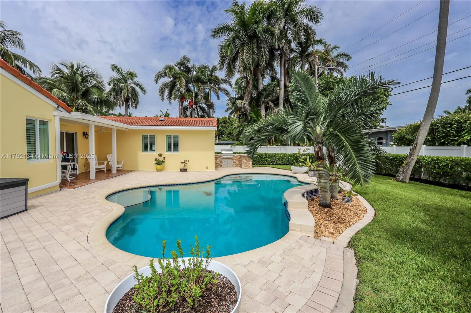 Real estate property located at 1215 Jefferson St, Broward, Hollywood Lakes Section, Hollywood, FL