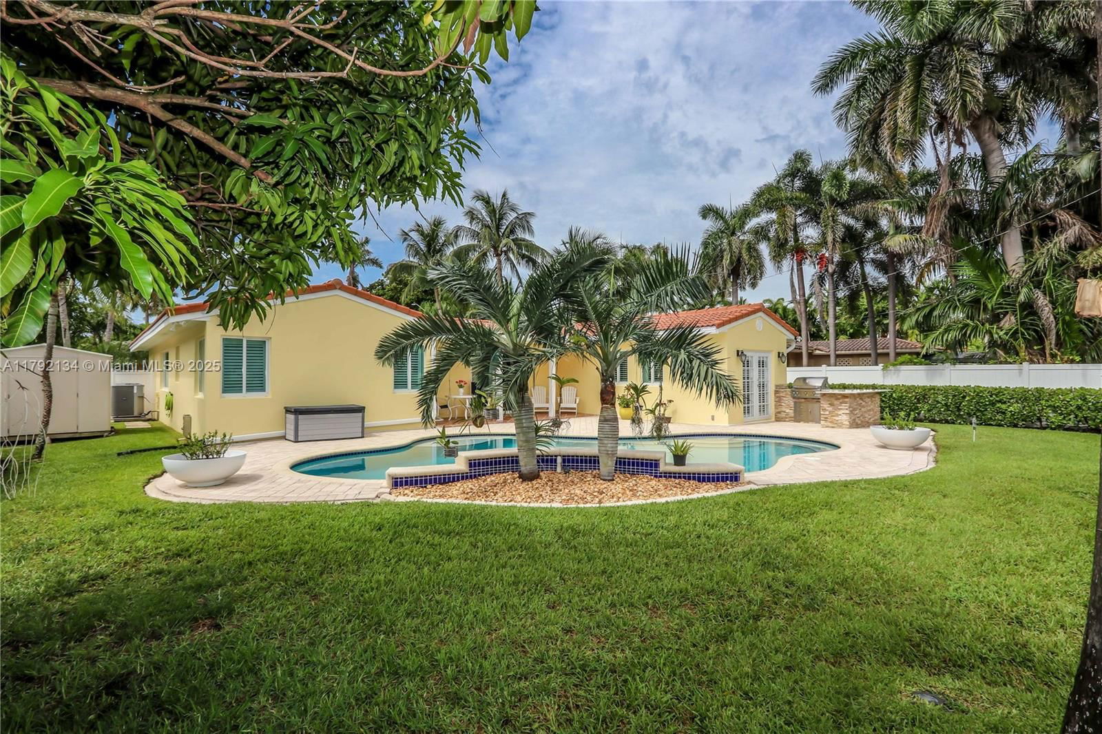 Real estate property located at 1215 Jefferson St, Broward, Hollywood Lakes Section, Hollywood, FL
