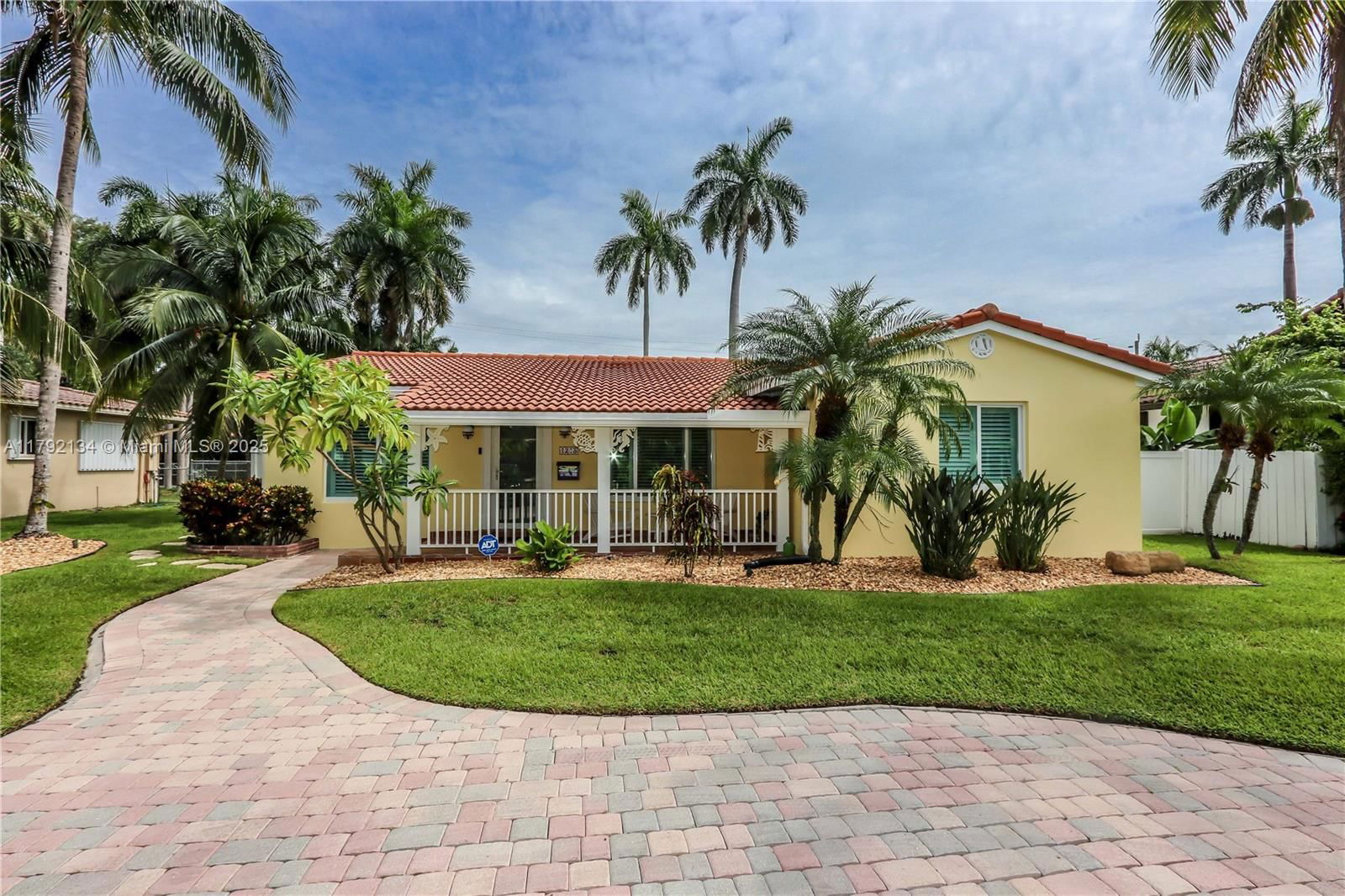 Real estate property located at 1215 Jefferson St, Broward, Hollywood Lakes Section, Hollywood, FL