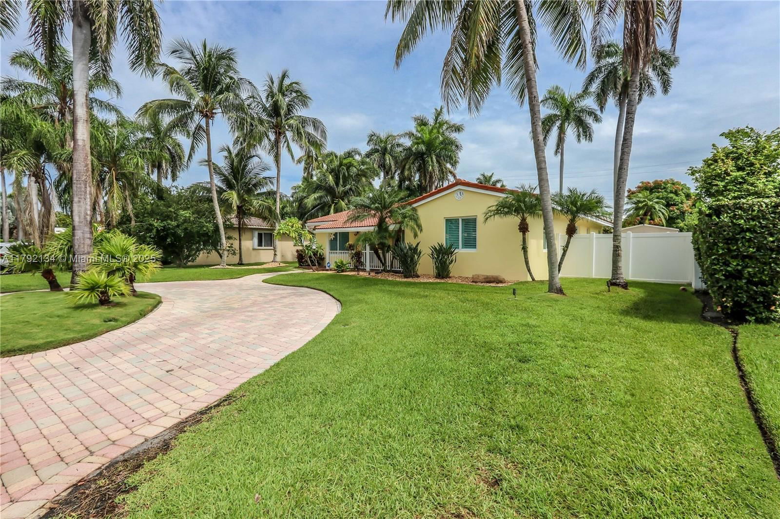 Real estate property located at 1215 Jefferson St, Broward, Hollywood Lakes Section, Hollywood, FL