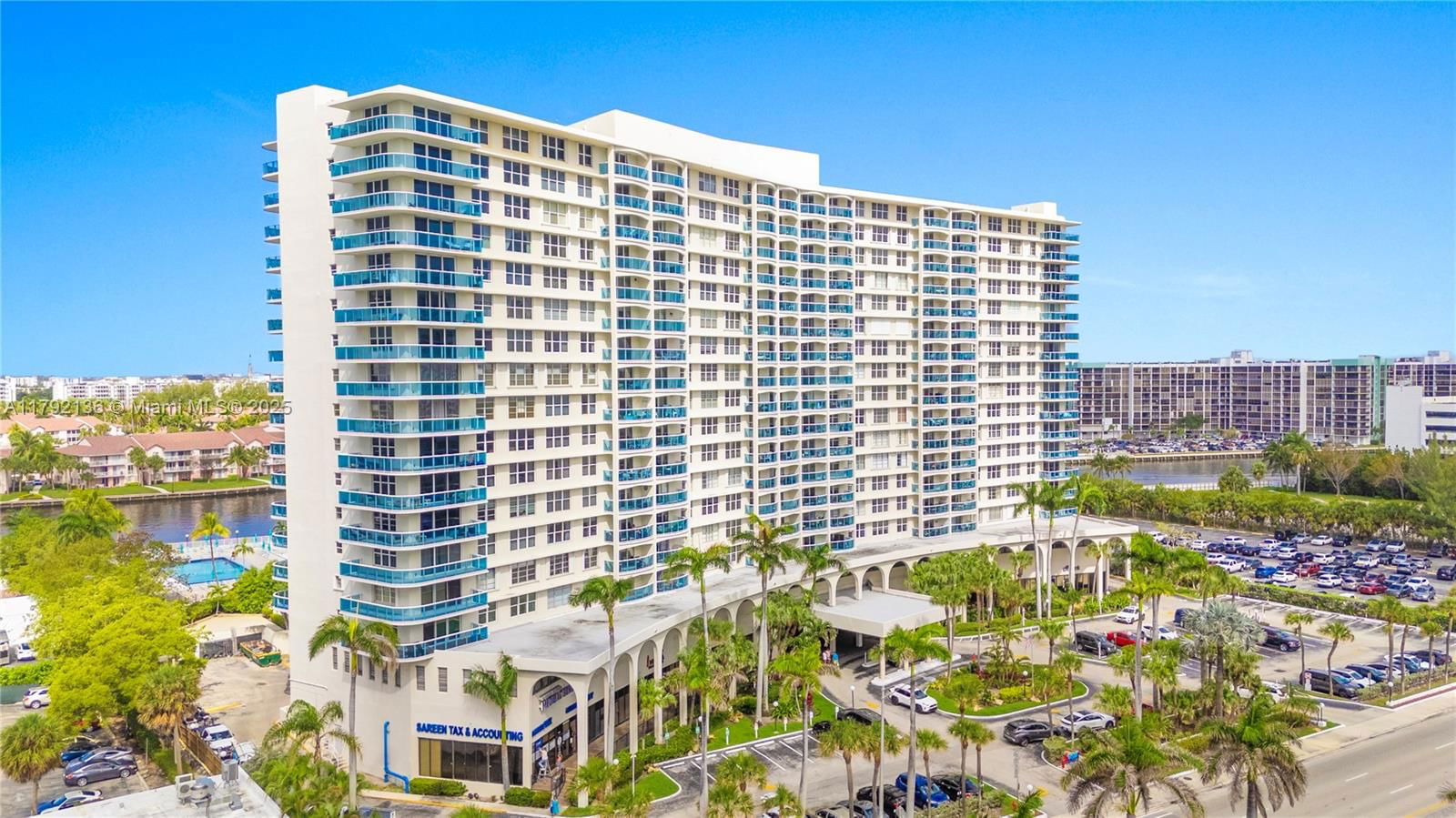 Real estate property located at 3800 Ocean Dr #1710, Broward, Hallmark Of Hollywood Con, Hollywood, FL