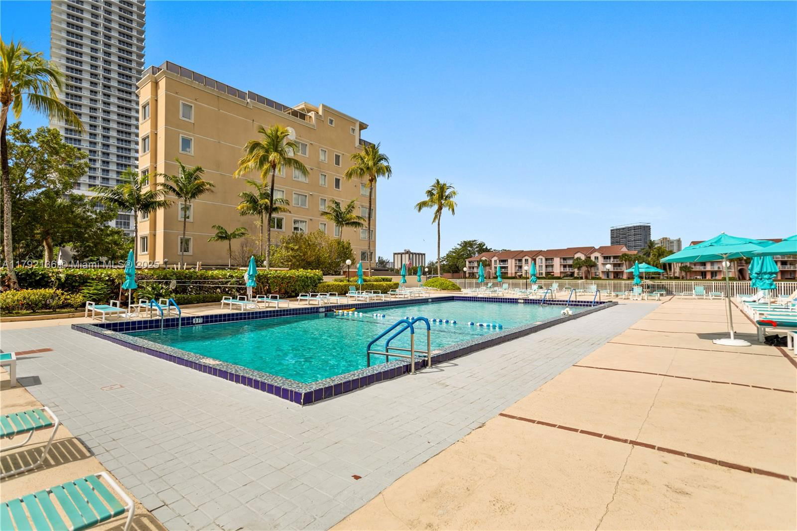 Real estate property located at 3800 Ocean Dr #1710, Broward, Hallmark Of Hollywood Con, Hollywood, FL