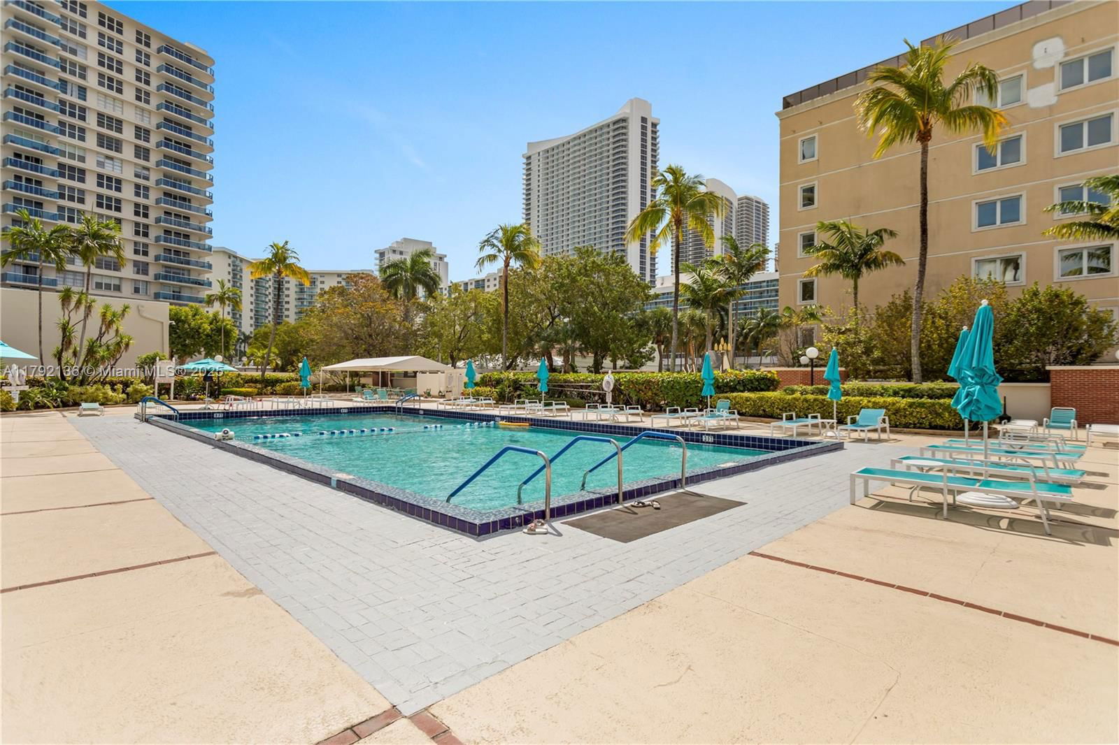 Real estate property located at 3800 Ocean Dr #1710, Broward, Hallmark Of Hollywood Con, Hollywood, FL