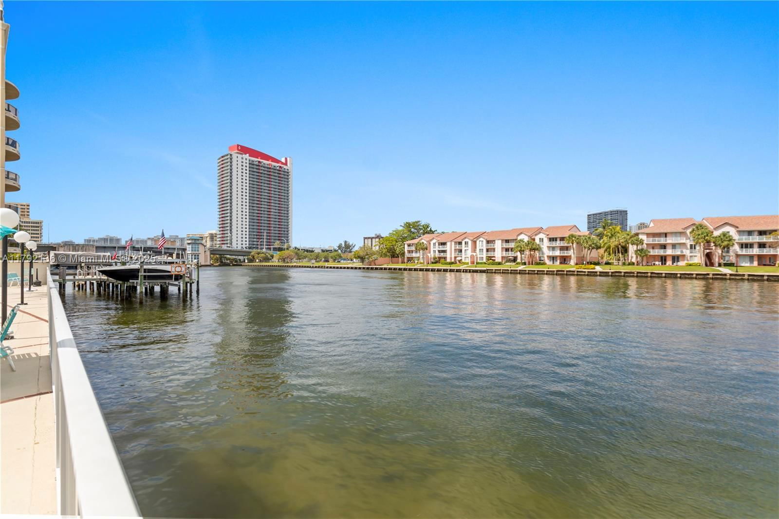 Real estate property located at 3800 Ocean Dr #1710, Broward, Hallmark Of Hollywood Con, Hollywood, FL