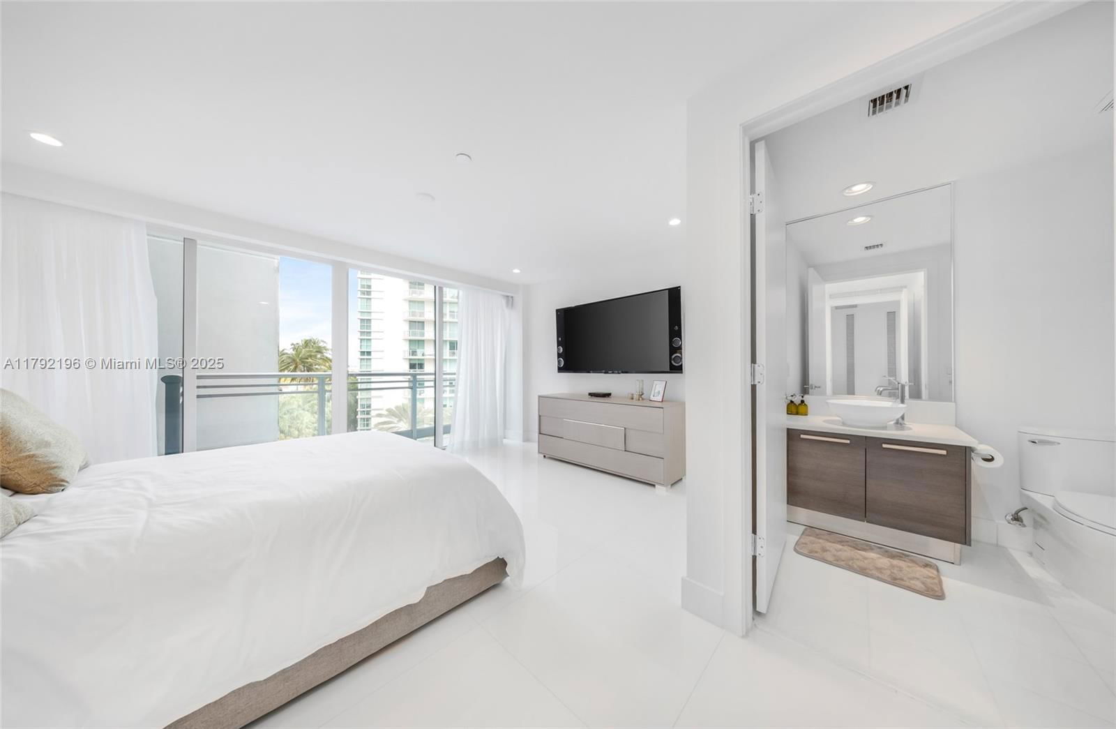 Real estate property located at 2950 188th St #547, Miami-dade, Artech Residences, Aventura, FL