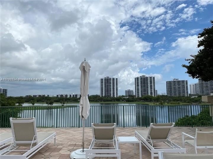 Real estate property located at 19900 Country Club Dr #612, Miami-dade, Turnberry Village So Towe, Aventura, FL