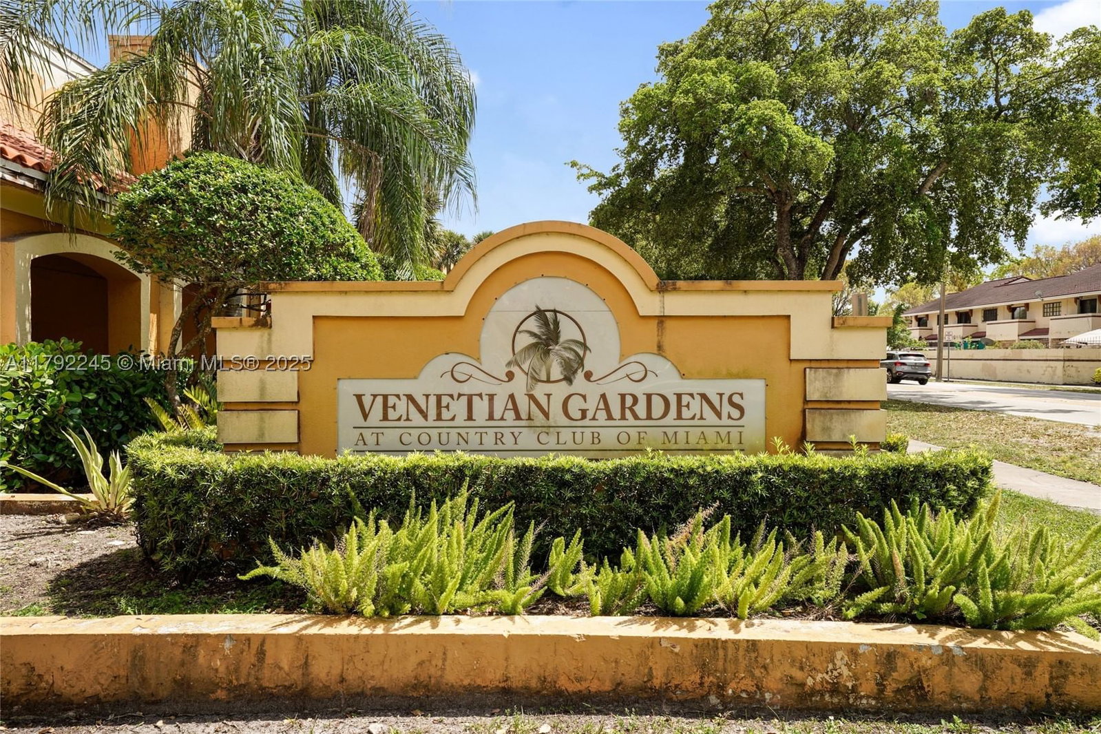 Real estate property located at 17911 68th Ave P208, Miami-dade, Venetian Gardens At Count, Hialeah, FL