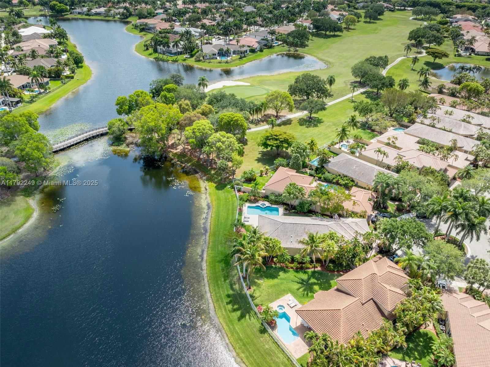 Real estate property located at 2456 Bay Isle Ct, Broward, Sector 7 - Parcels F G H, Weston, FL