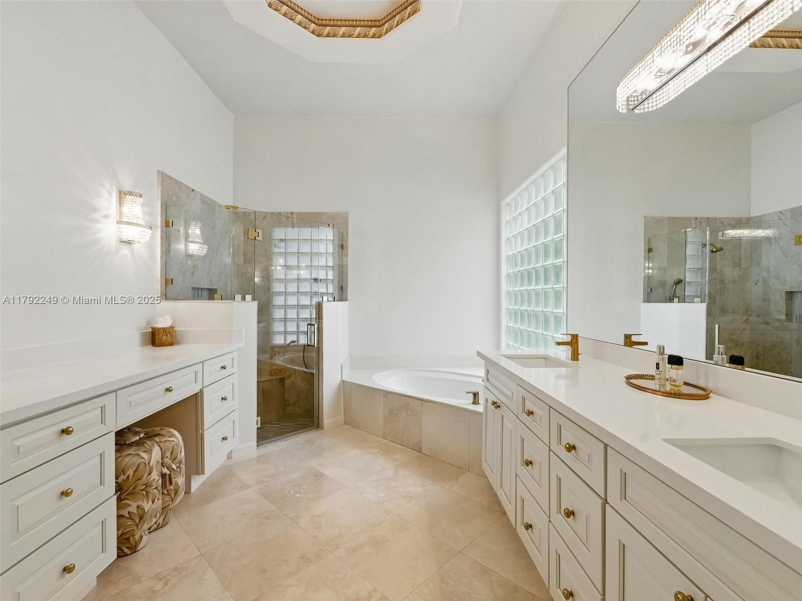 Real estate property located at 2456 Bay Isle Ct, Broward, Sector 7 - Parcels F G H, Weston, FL