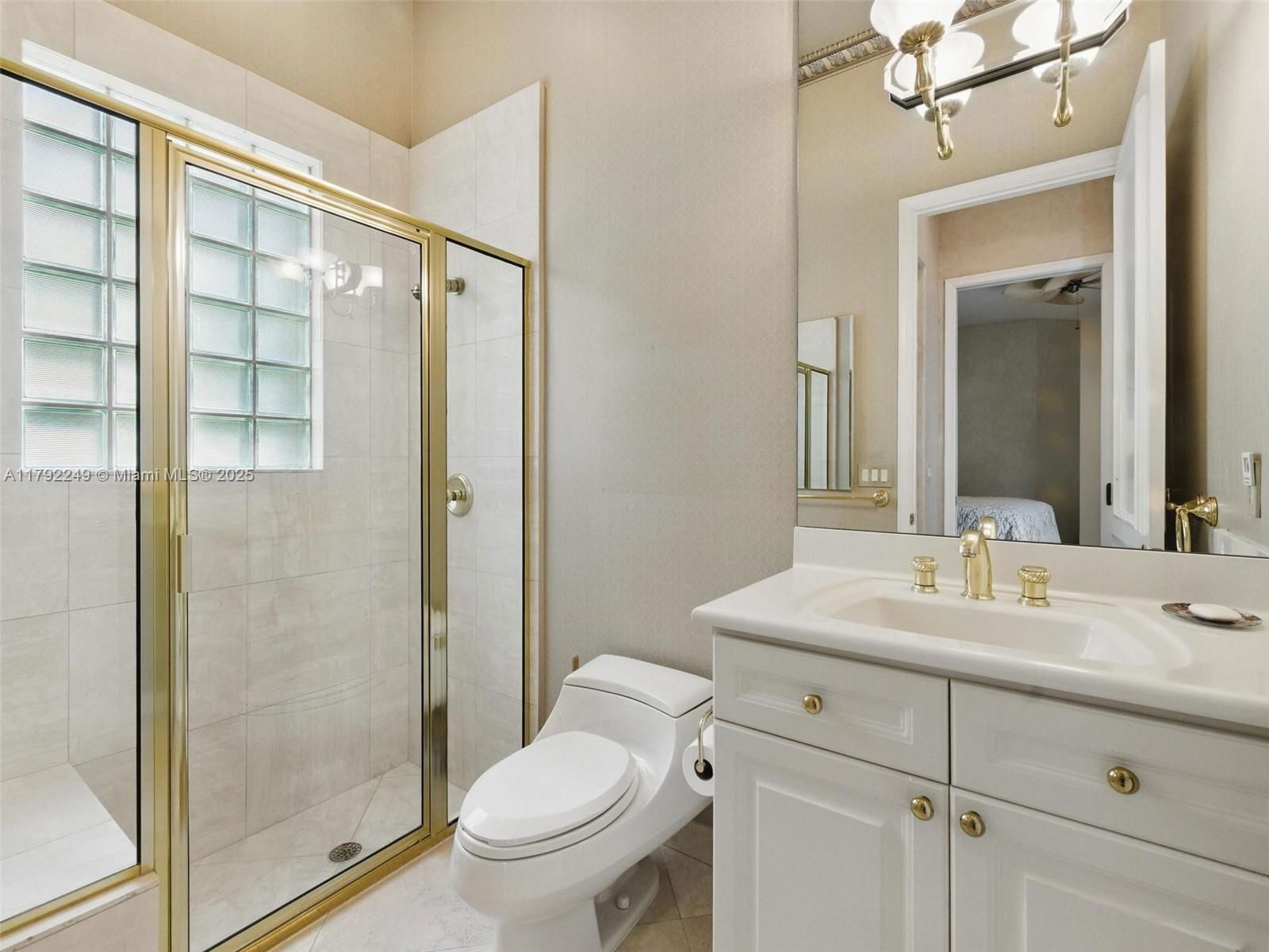 Real estate property located at 2456 Bay Isle Ct, Broward, Sector 7 - Parcels F G H, Weston, FL