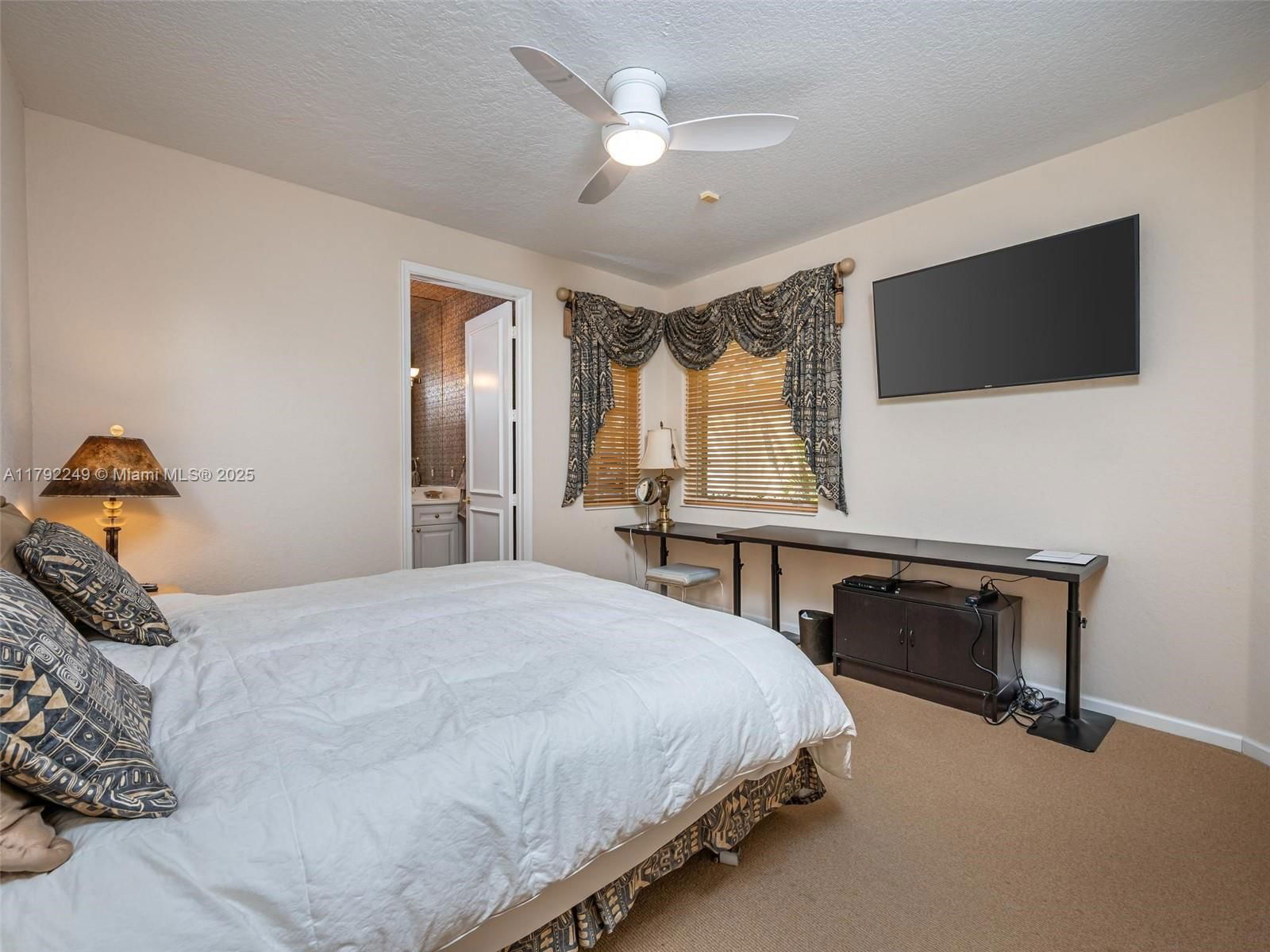 Real estate property located at 2456 Bay Isle Ct, Broward, Sector 7 - Parcels F G H, Weston, FL