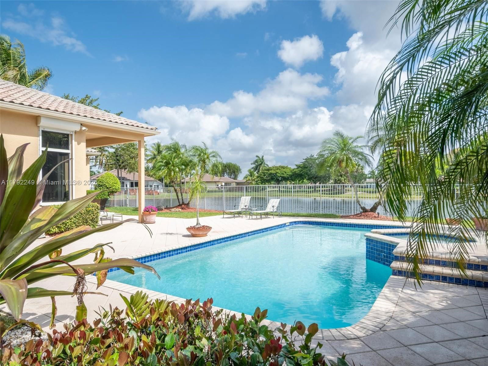 Real estate property located at 2456 Bay Isle Ct, Broward, Sector 7 - Parcels F G H, Weston, FL
