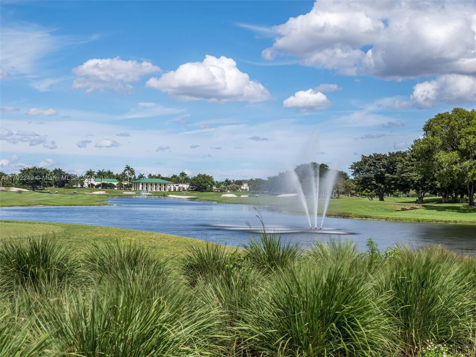 Real estate property located at 2456 Bay Isle Ct, Broward, Sector 7 - Parcels F G H, Weston, FL
