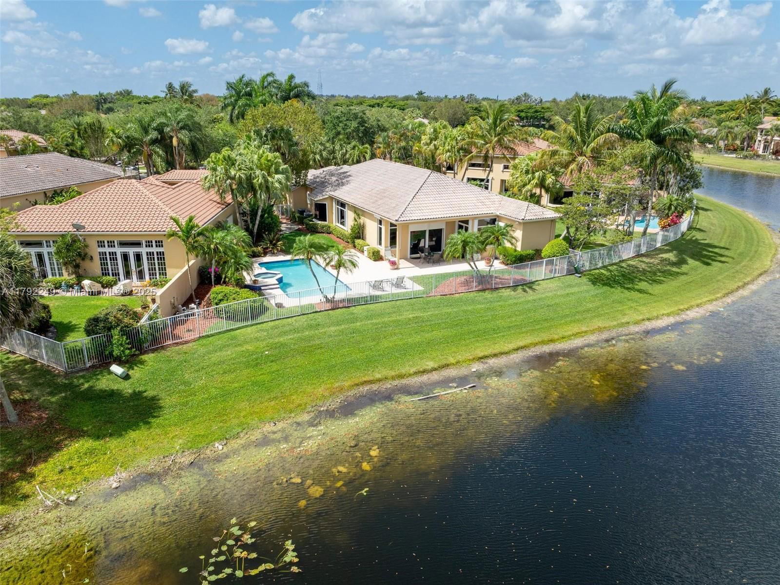 Real estate property located at 2456 Bay Isle Ct, Broward, Sector 7 - Parcels F G H, Weston, FL