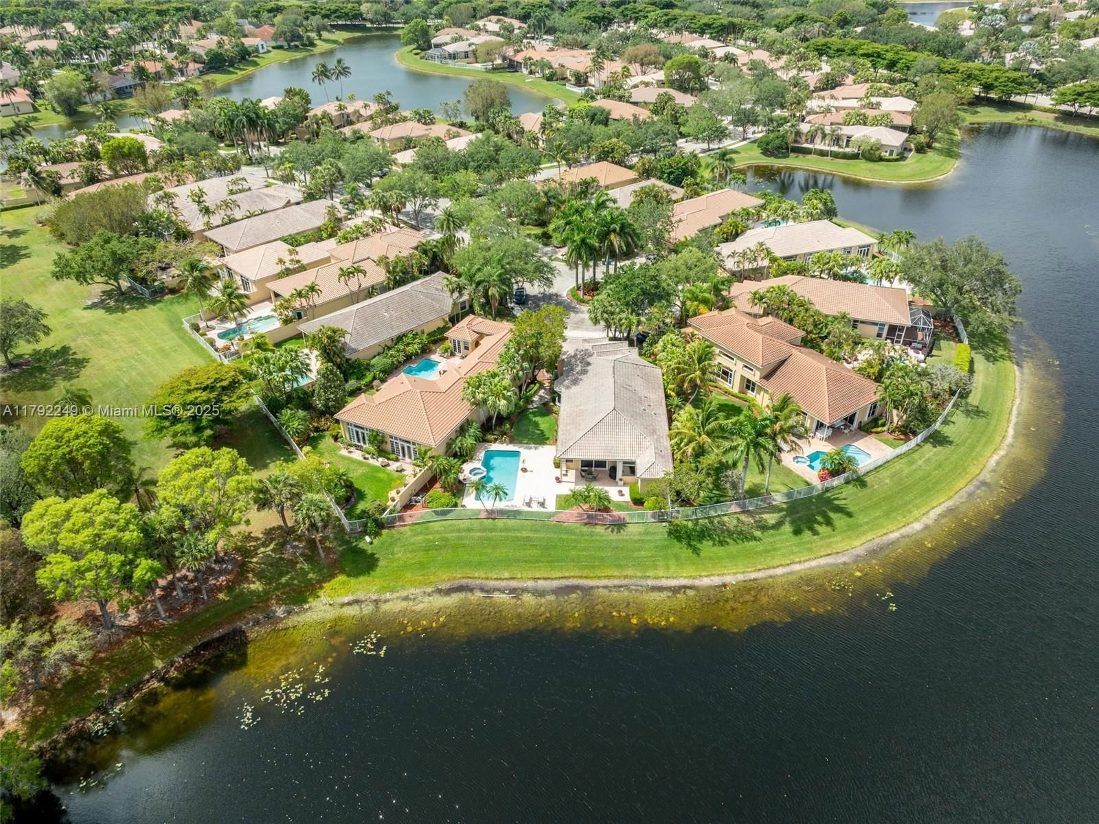 Real estate property located at 2456 Bay Isle Ct, Broward, Sector 7 - Parcels F G H, Weston, FL