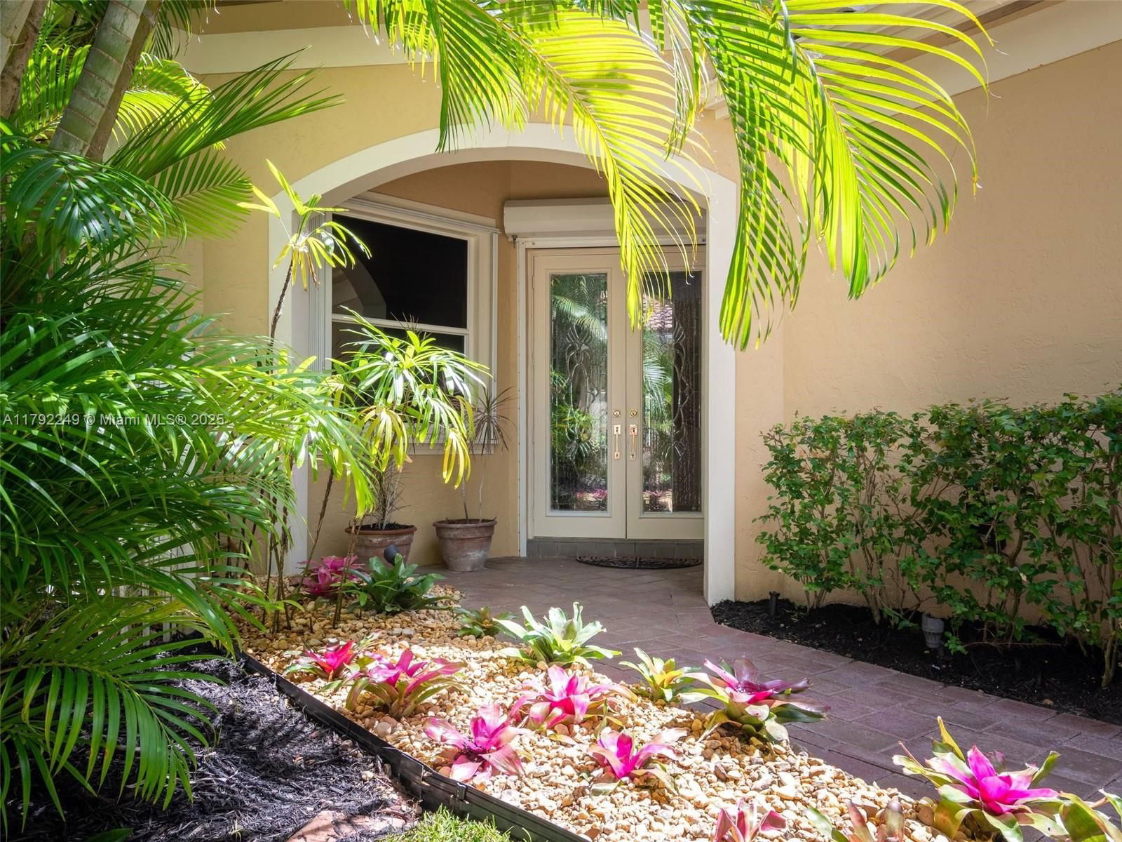 Real estate property located at 2456 Bay Isle Ct, Broward, Sector 7 - Parcels F G H, Weston, FL