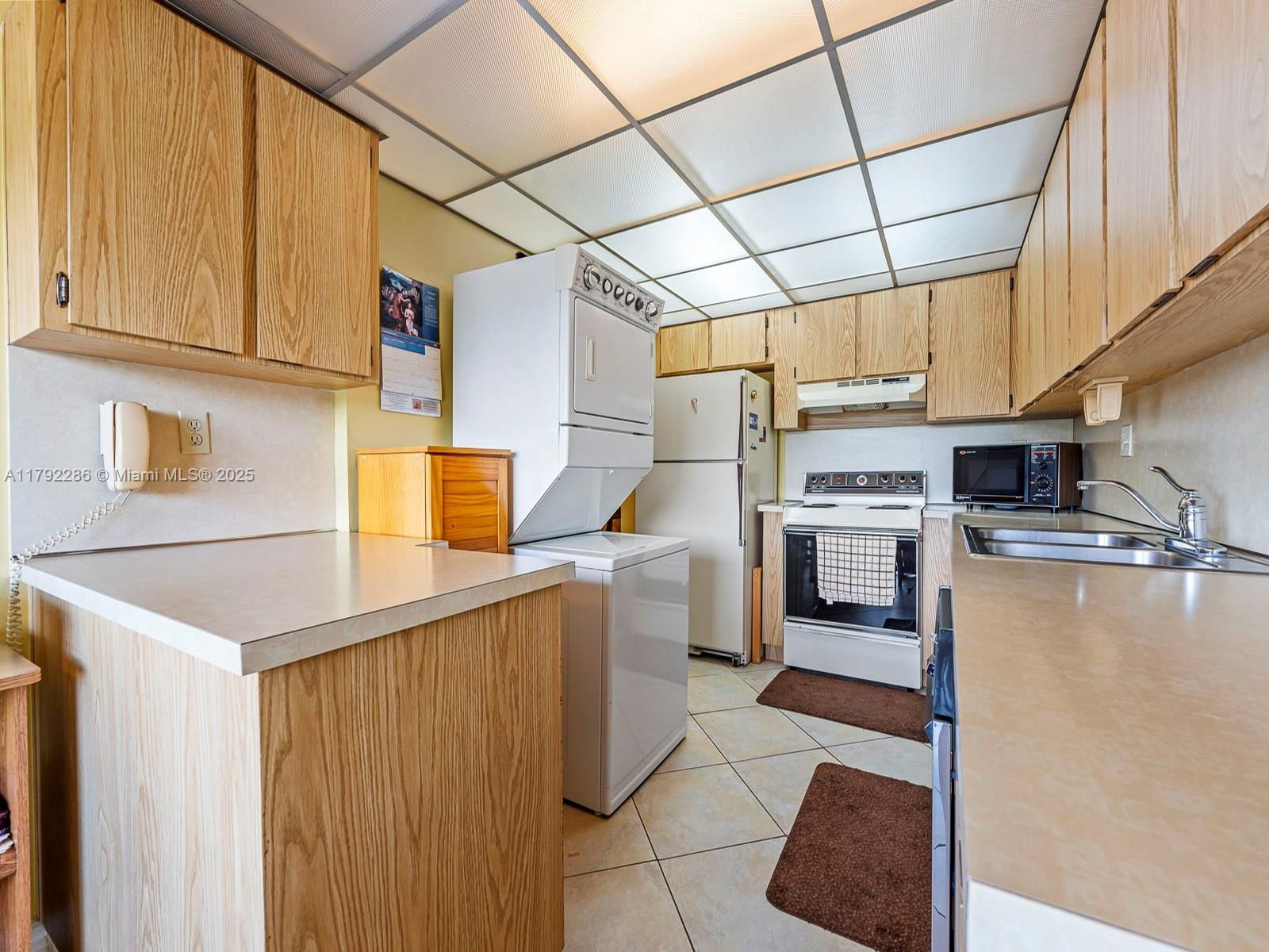 Real estate property located at 1300 122nd Ave #303-2, Miami-dade, Peninsula At Intl Gardens, Miami, FL