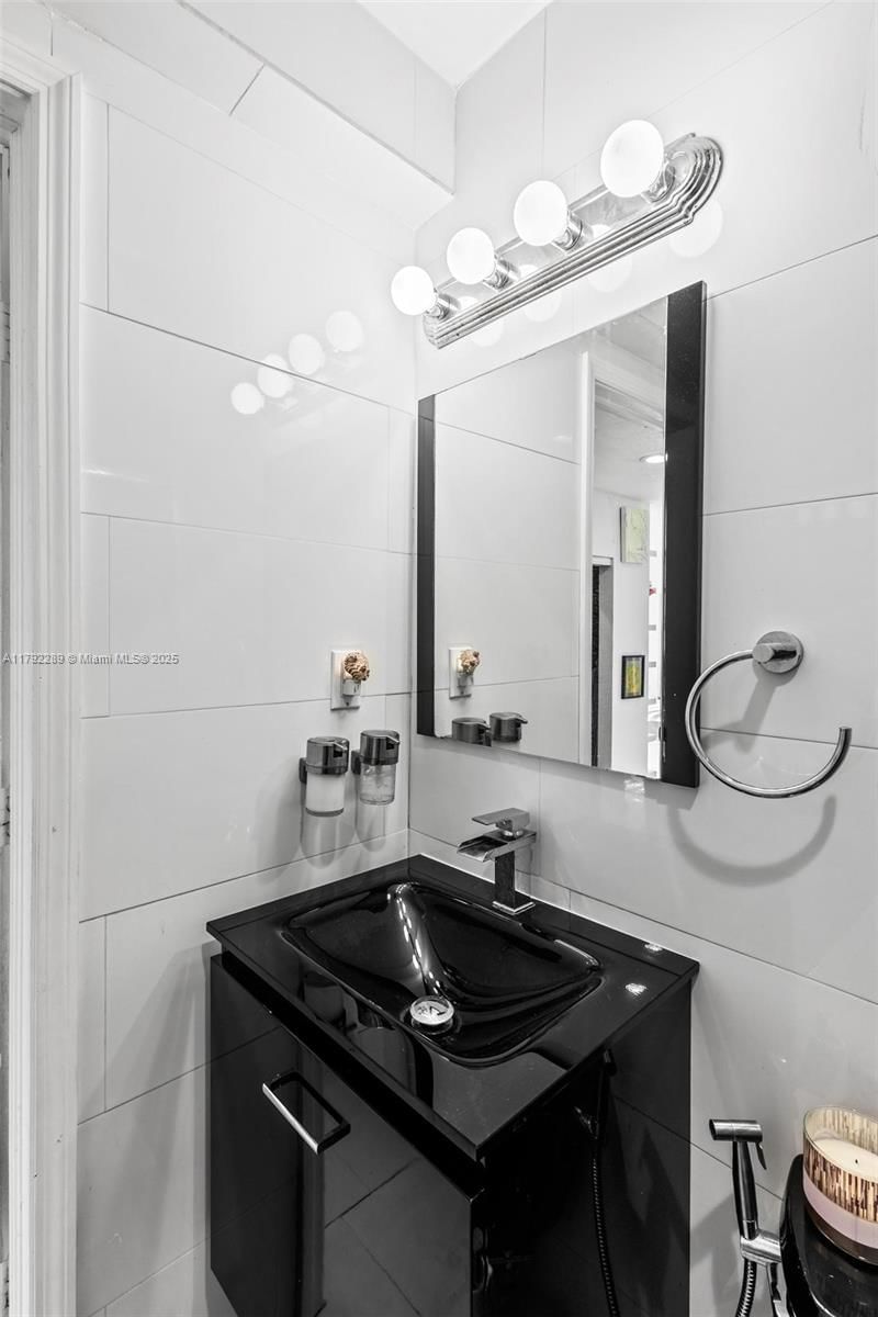 Real estate property located at 9365 44th St, Miami-dade, Ascot Park, Miami, FL