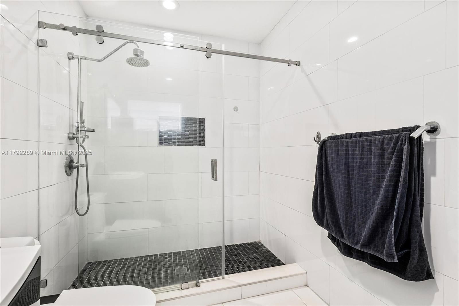Real estate property located at 9365 44th St, Miami-dade, Ascot Park, Miami, FL