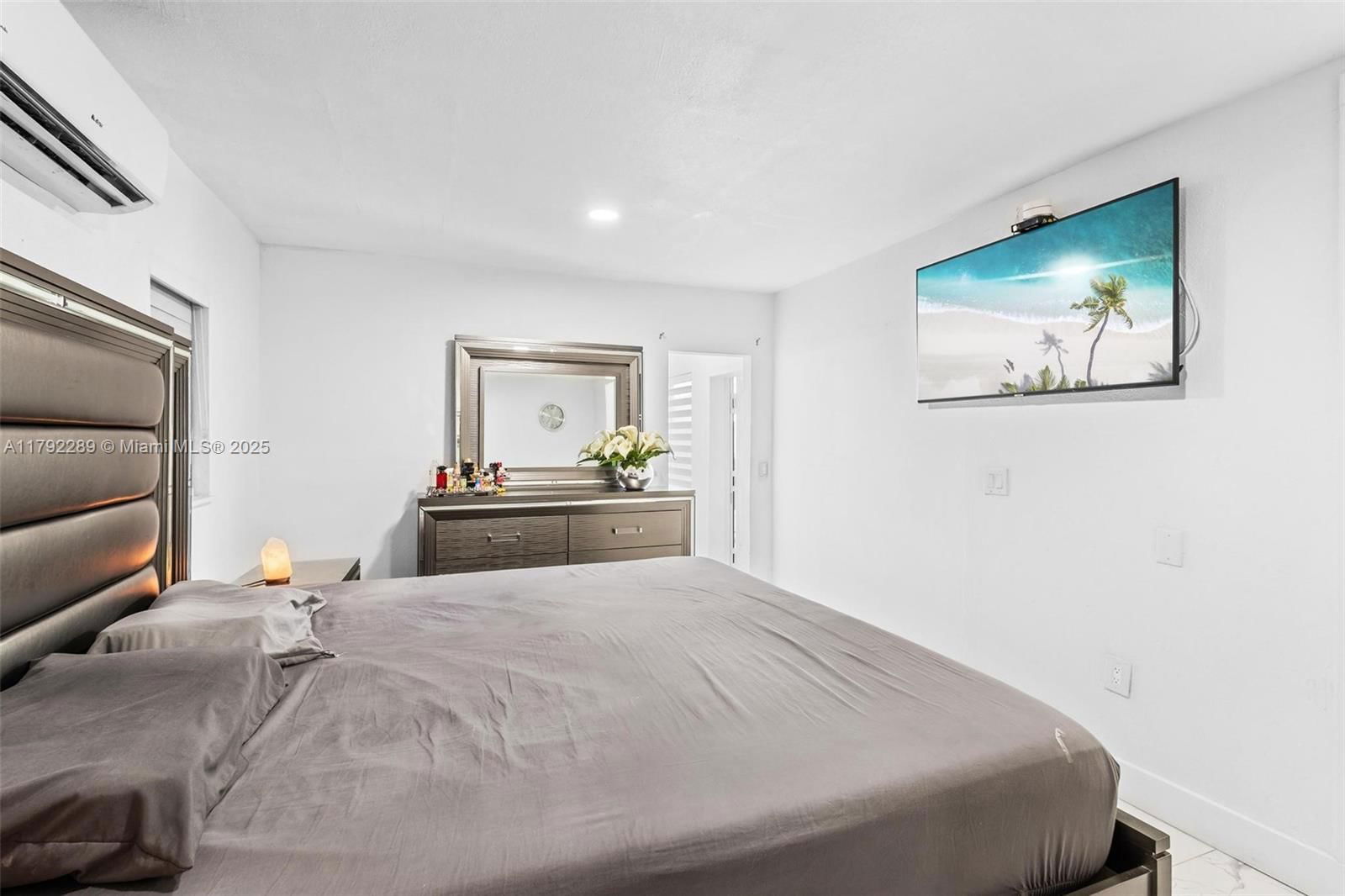 Real estate property located at 9365 44th St, Miami-dade, Ascot Park, Miami, FL