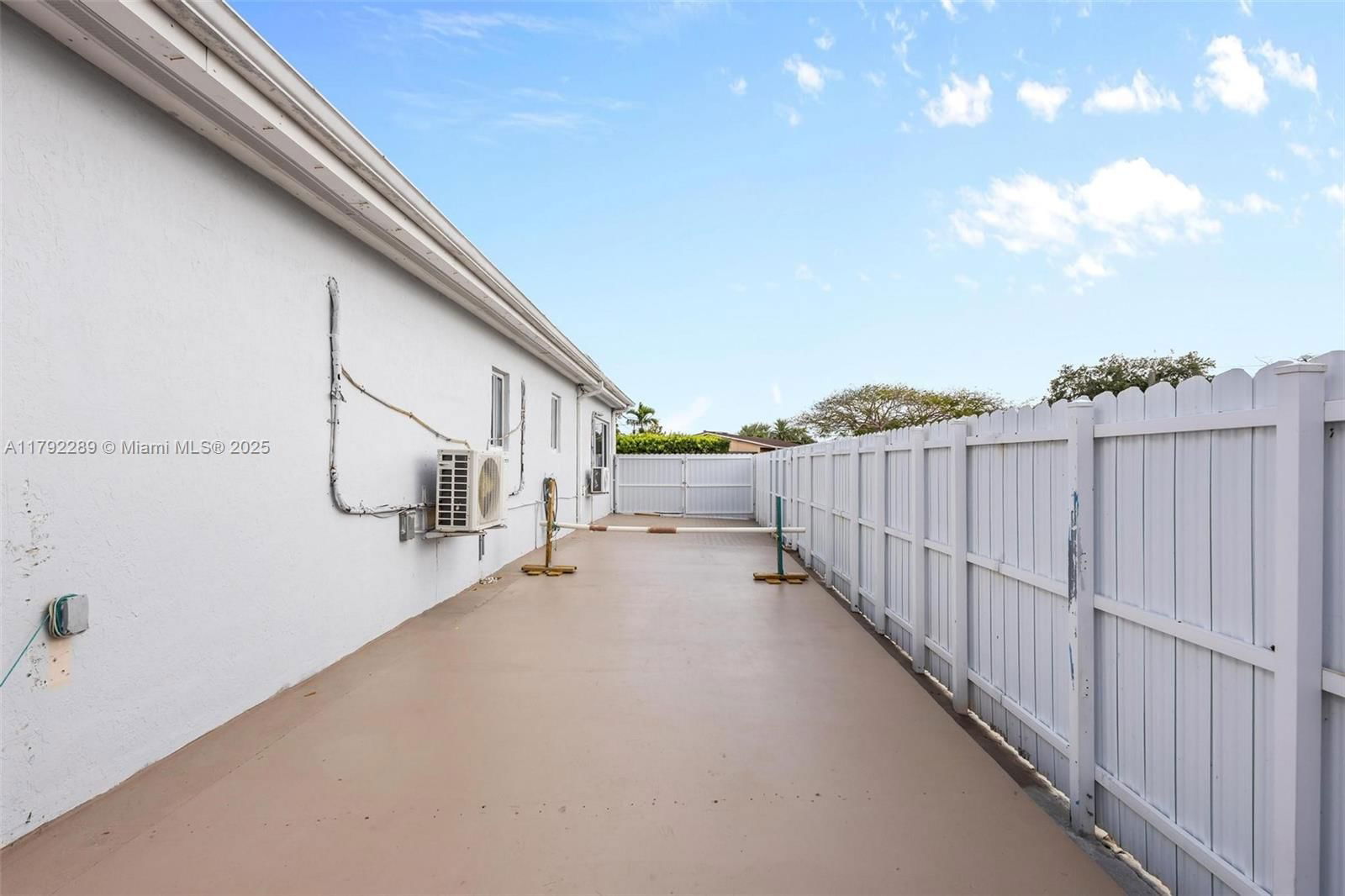 Real estate property located at 9365 44th St, Miami-dade, Ascot Park, Miami, FL