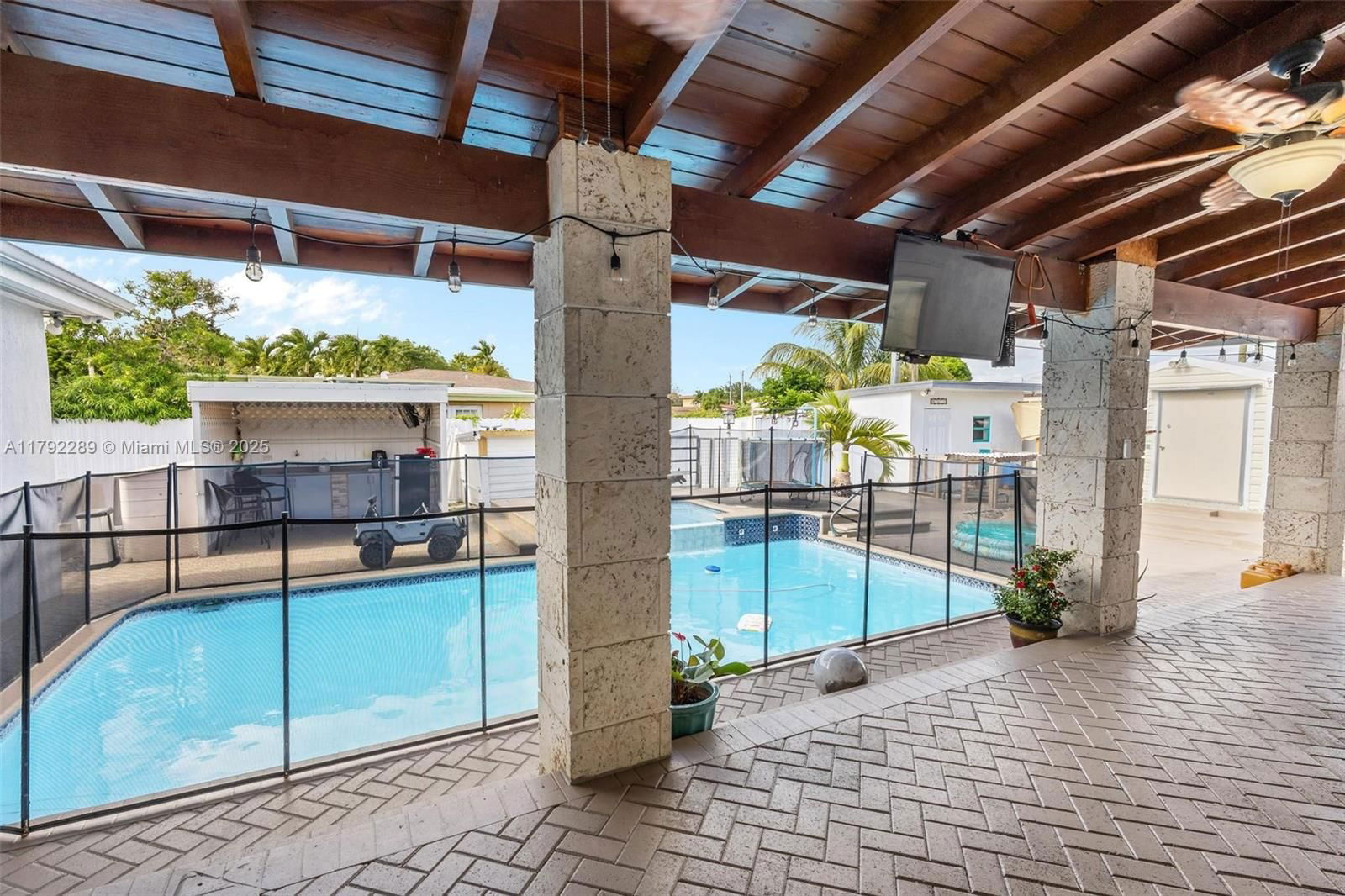 Real estate property located at 9365 44th St, Miami-dade, Ascot Park, Miami, FL