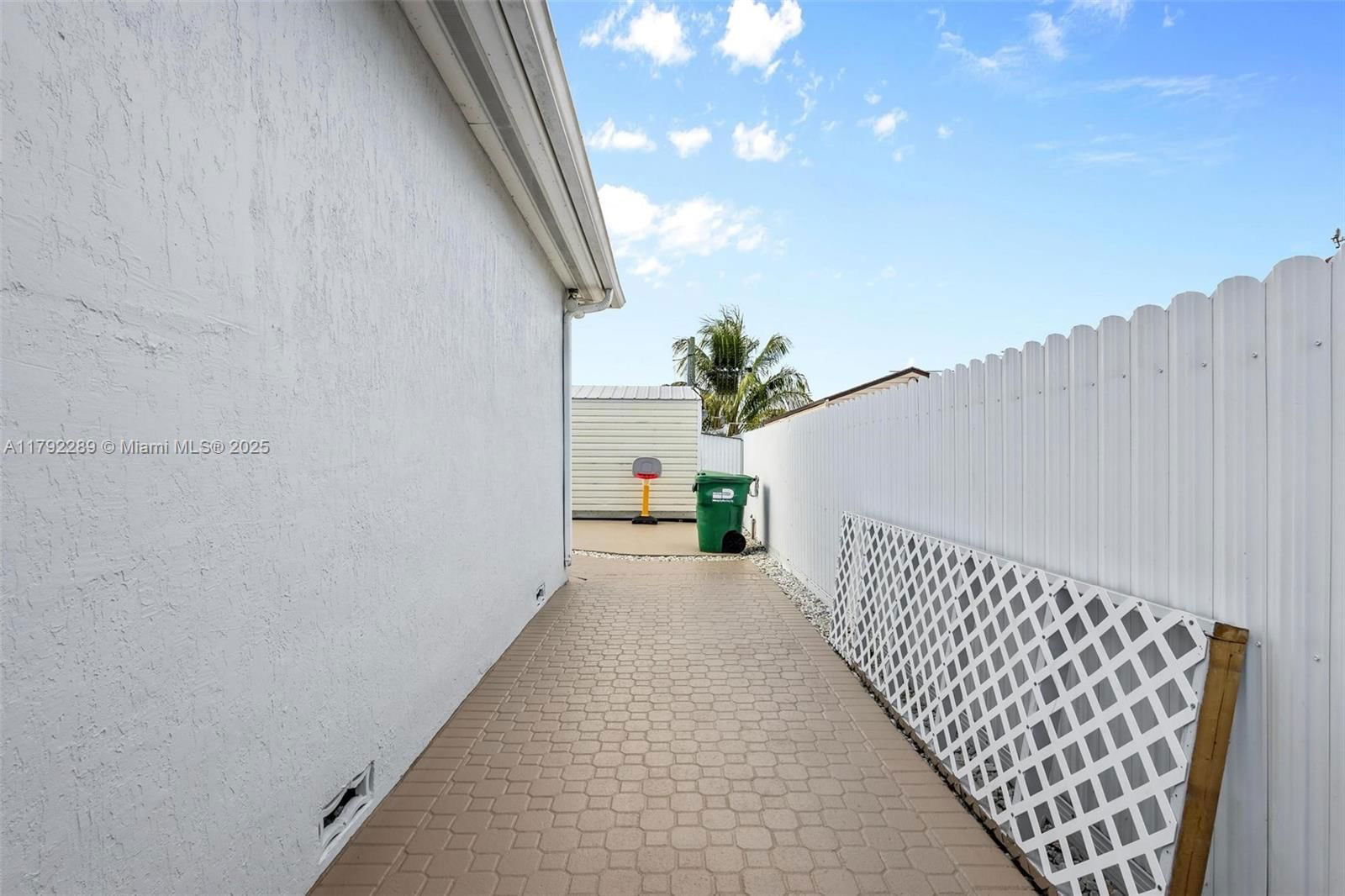 Real estate property located at 9365 44th St, Miami-dade, Ascot Park, Miami, FL