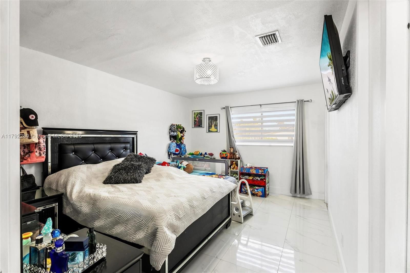 Real estate property located at 9365 44th St, Miami-dade, Ascot Park, Miami, FL