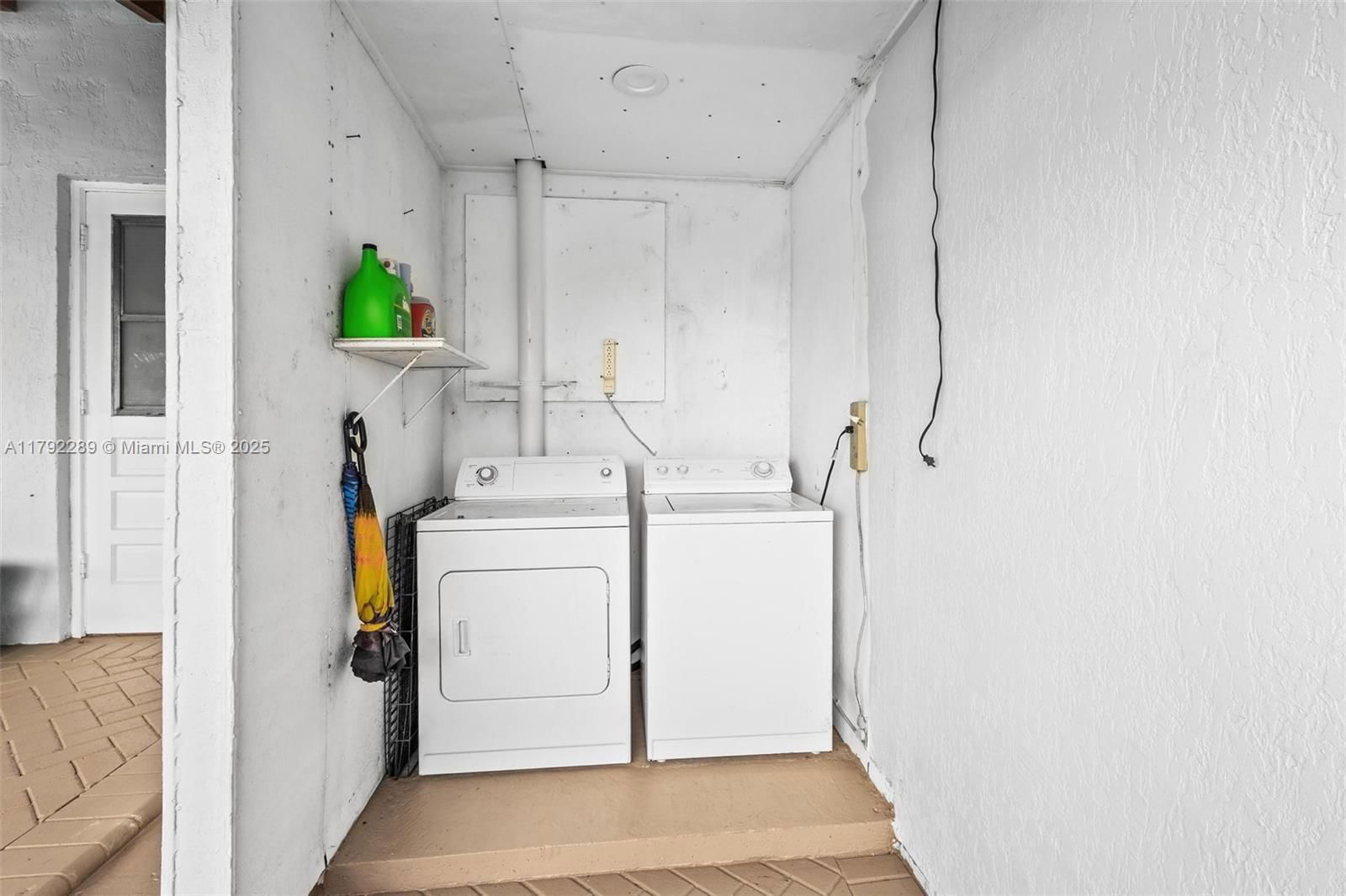 Real estate property located at 9365 44th St, Miami-dade, Ascot Park, Miami, FL