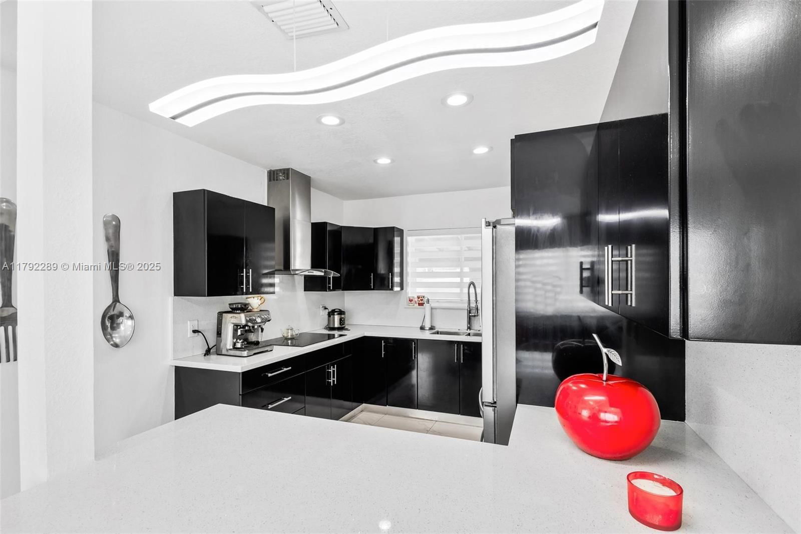 Real estate property located at 9365 44th St, Miami-dade, Ascot Park, Miami, FL