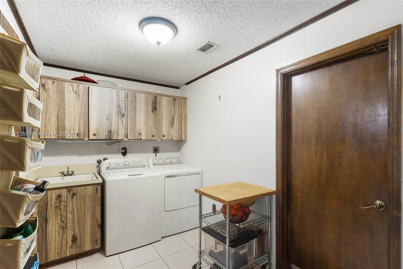 Real estate property located at 8261 186th St, Miami-dade, Old Cutler Grove, Cutler Bay, FL