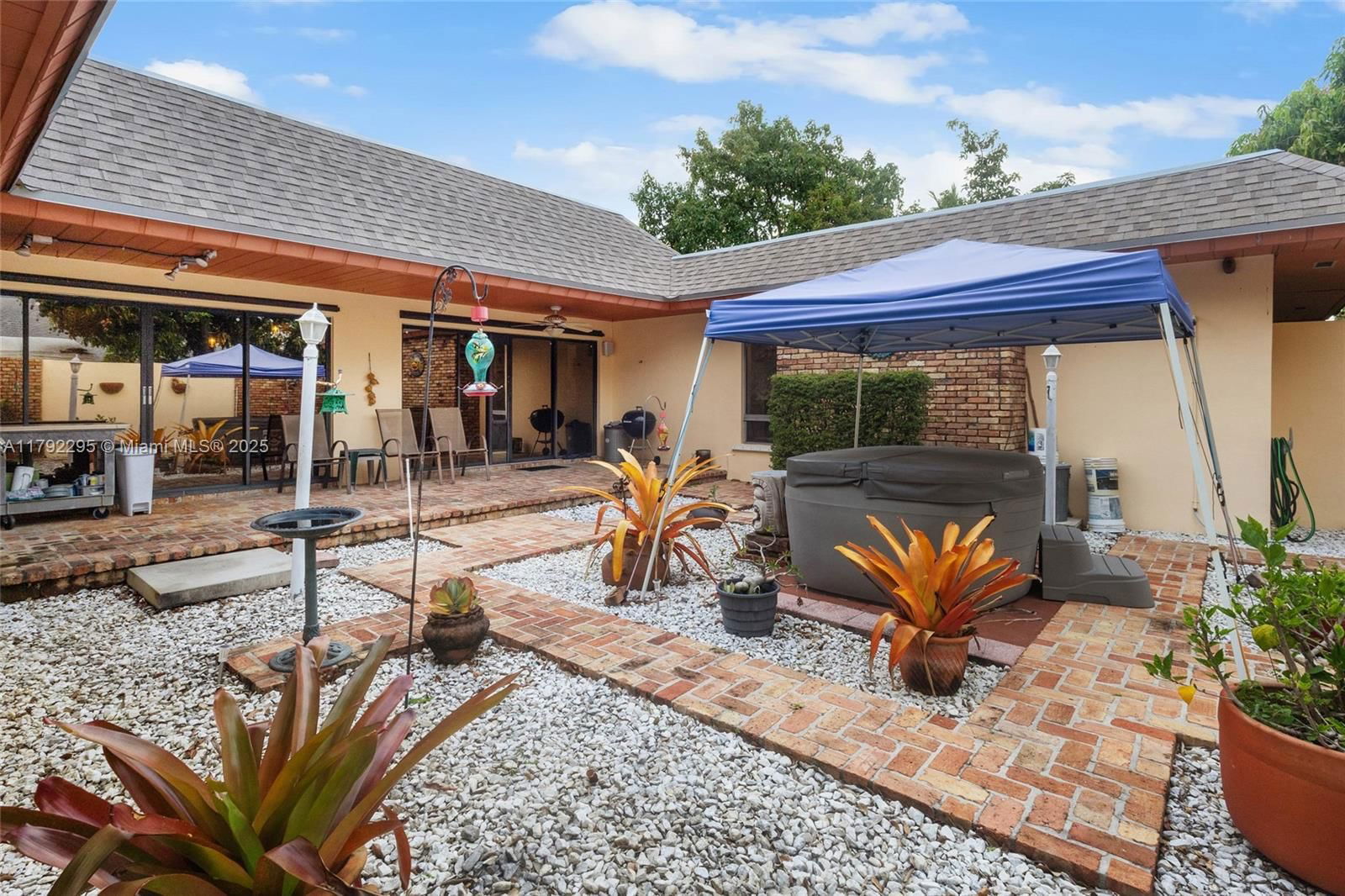 Real estate property located at 8261 186th St, Miami-dade, Old Cutler Grove, Cutler Bay, FL