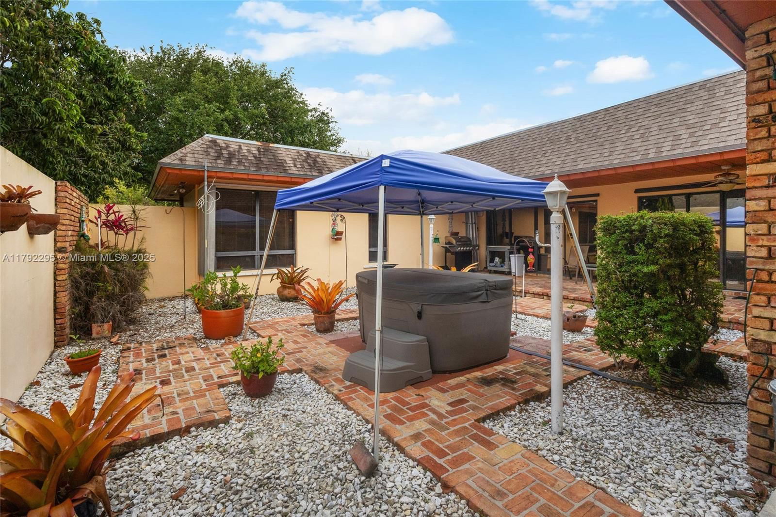 Real estate property located at 8261 186th St, Miami-dade, Old Cutler Grove, Cutler Bay, FL
