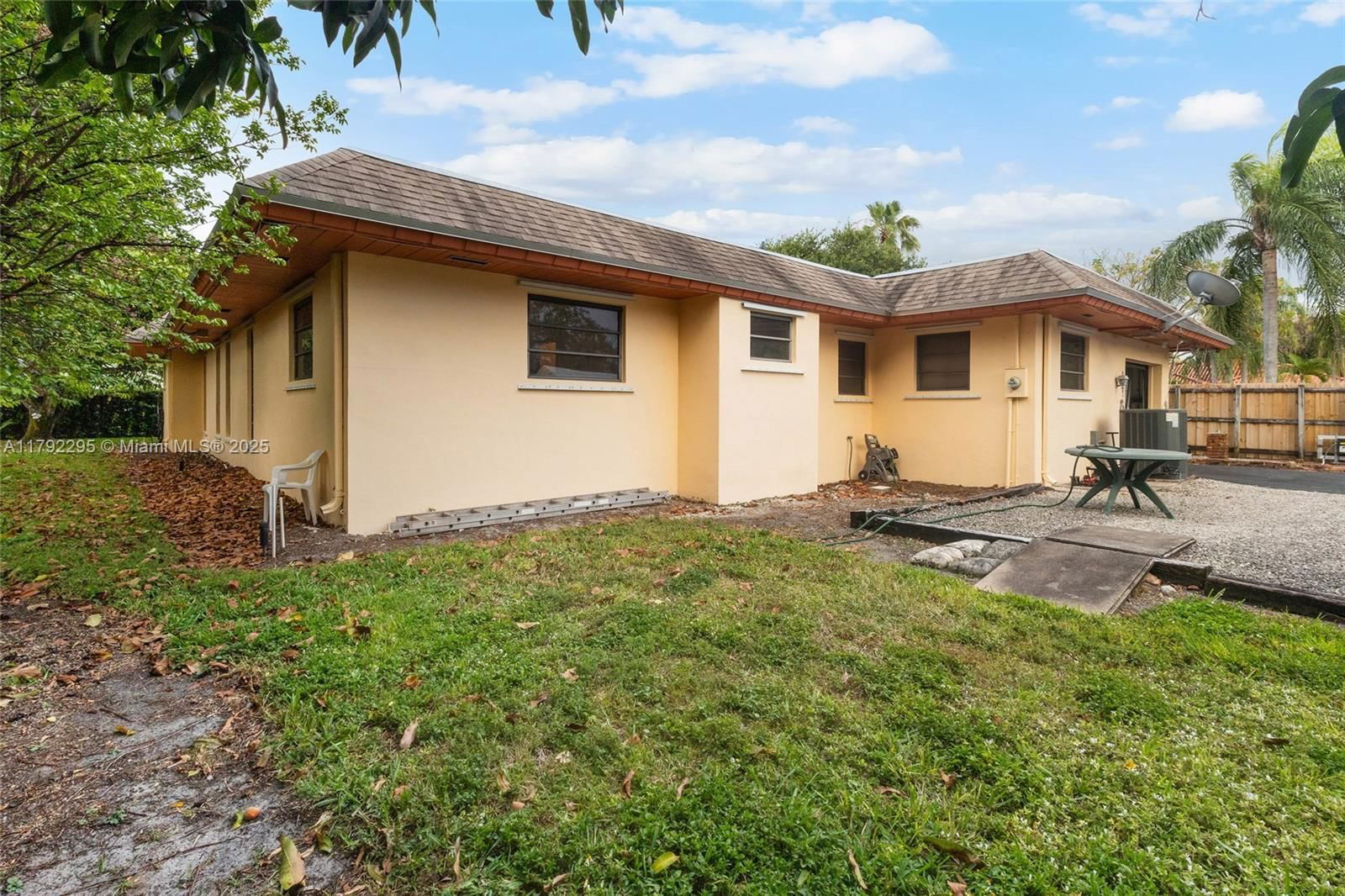 Real estate property located at 8261 186th St, Miami-dade, Old Cutler Grove, Cutler Bay, FL