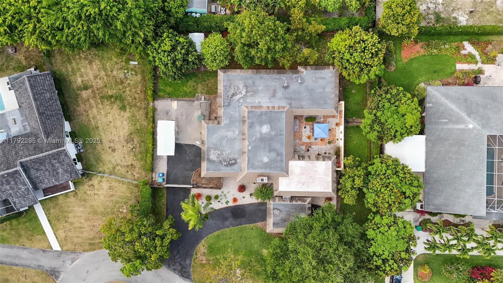 Real estate property located at 8261 186th St, Miami-dade, Old Cutler Grove, Cutler Bay, FL