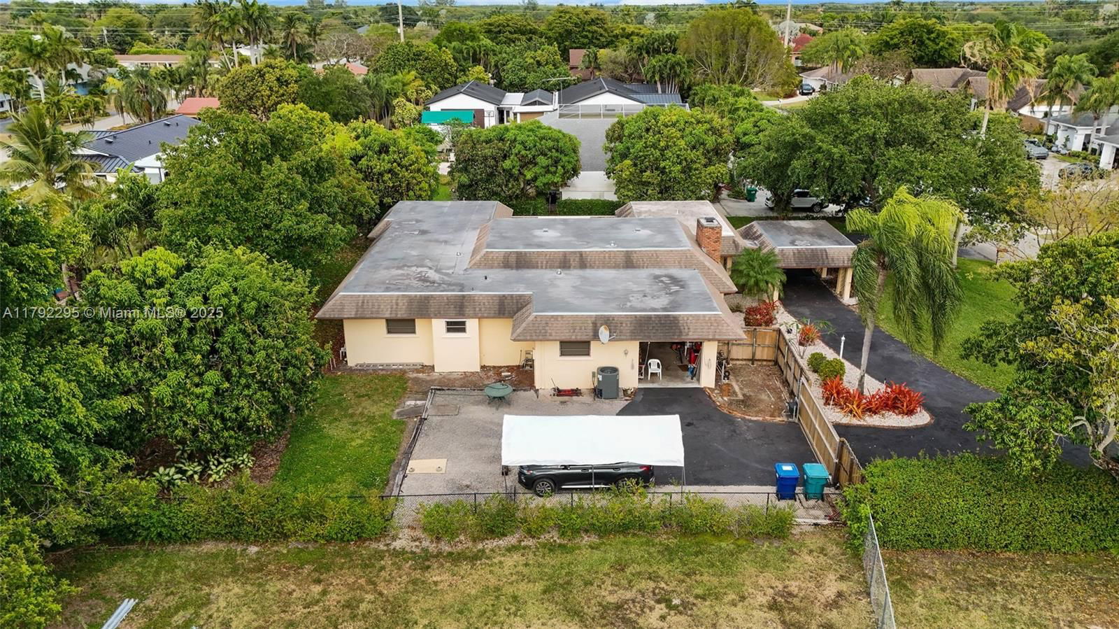 Real estate property located at 8261 186th St, Miami-dade, Old Cutler Grove, Cutler Bay, FL
